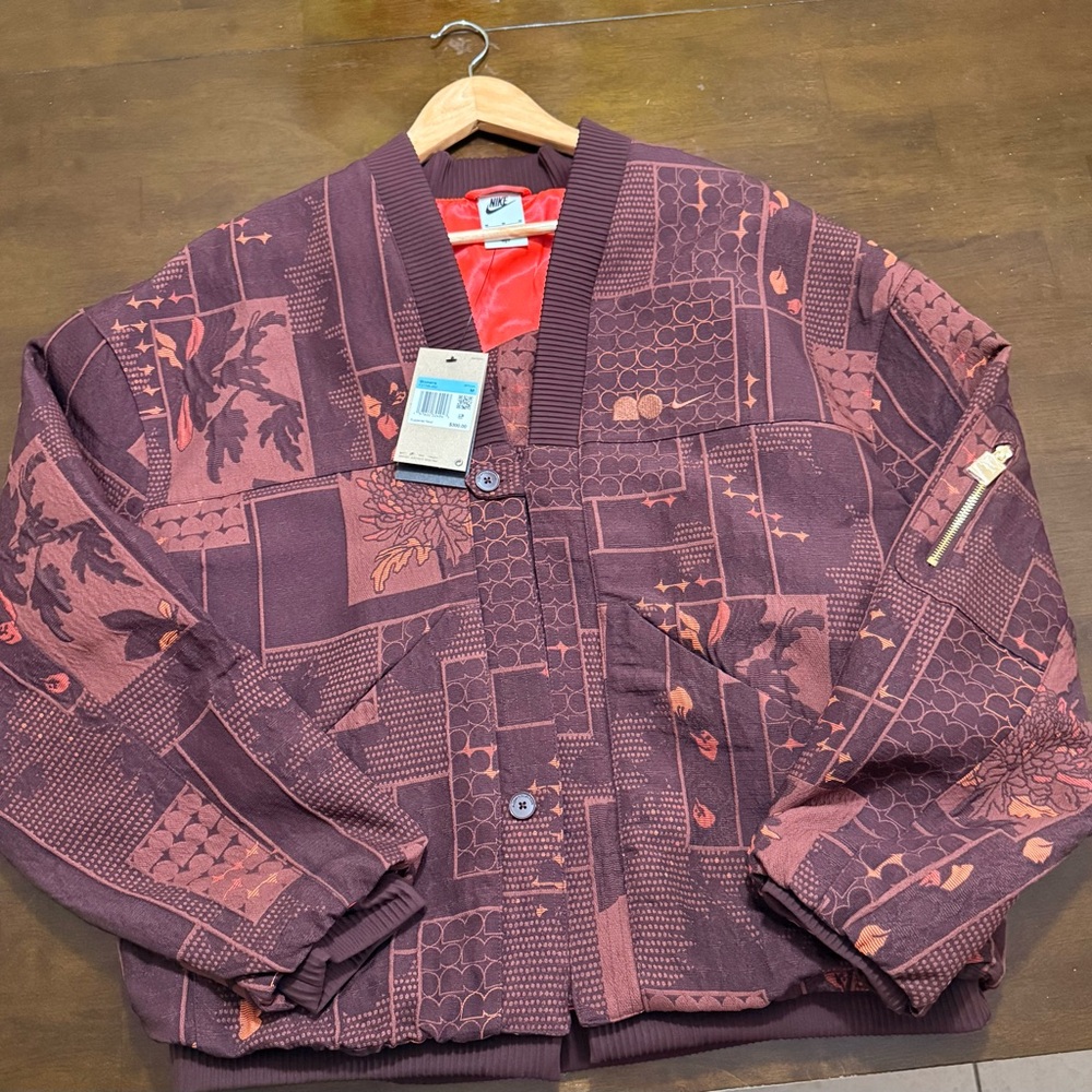 Nike kimono stylish patterned Jacket. NEW!!! Unisex Medium Size (Oversized Fit)